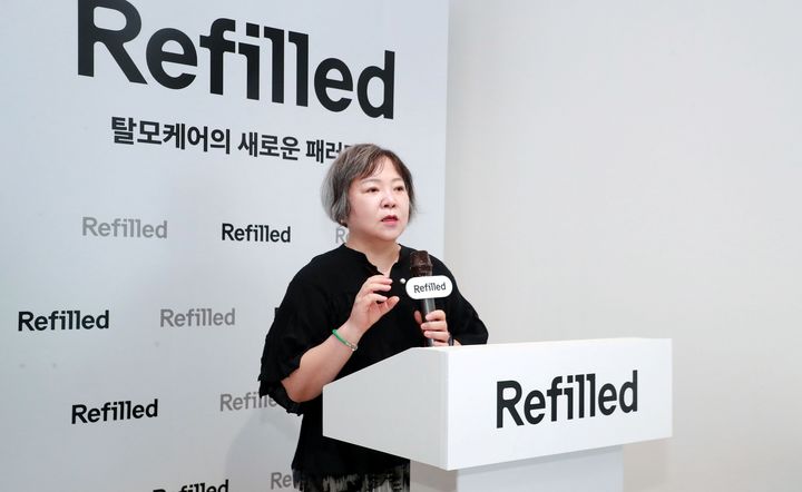 [서울=뉴시스] 특허 성분 cADPR을 설명중인 콘스탄트 리필드 양미경 연구소장(사진=리필드 제공) *재판매 및 DB 금지 *재판매 및 DB 금지