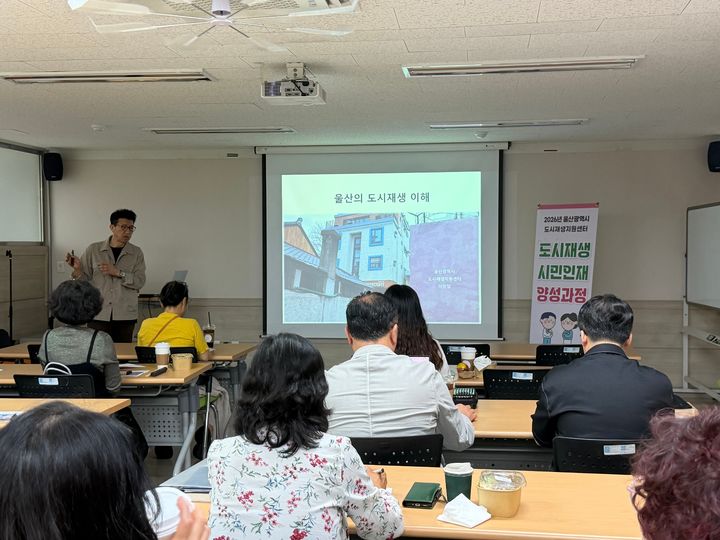 노인복지관 하트니팅봉사단, 암환우에 뜨개모자 전달 등[울산소식]