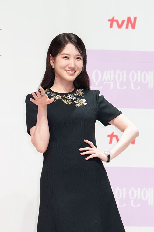 [서울=뉴시스] 배우 박은빈이 14일 서울 강남구 엘리에나 호텔에서 열린 tvN 드라마 '오싹한 연애' 제작발표회에서 포즈를 취하고 있다. (사진=tvN 제공) 2026.07.14. photo@newsis.com *재판매 및 DB 금지