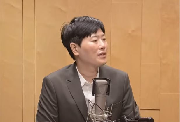 [서울=뉴시스] 정신건강의학과 전문의 박종석 원장이 주식 중독과 포모(FOMO·소외 공포) 증후군의 위험성을 설명했다. (사진='YTN 경제 라디오' 유튜브 채널 캡처)