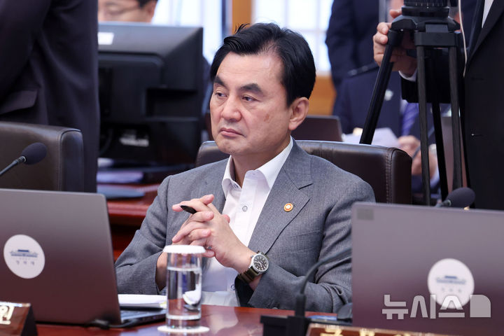 [서울=뉴시스] 조성봉 기자 = 안규백 국방부 장관이 지난 14일 청와대에서 열린 국무회의에 참석해 있다. 2026.07.14. suncho21@newsis.com