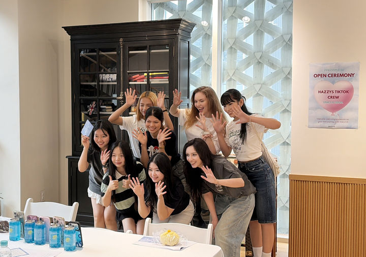 [서울=뉴시스] 헤지스 틱톡크루 2기. (사진=LF 제공) *재판매 및 DB 금지