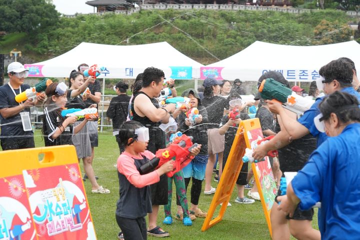 [밀양=뉴시스] 수퍼 서바이벌이 열리고 있다. (사진=밀양시 제공) 2026.07.15. photo@newsis.com *재판매 및 DB 금지