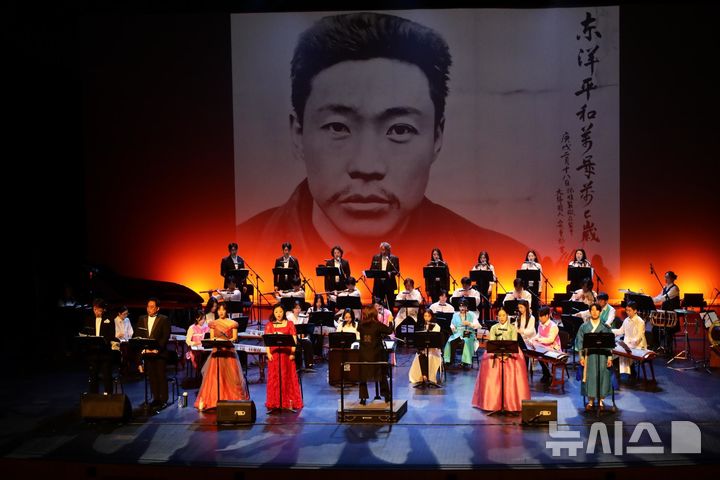 [청주=뉴시스] 충북교육문화원 기획 '하얼빈의 열 하루' 공연 모습. (사진=충북도교육청 제공) 2026.07.15. photo@newsis.com