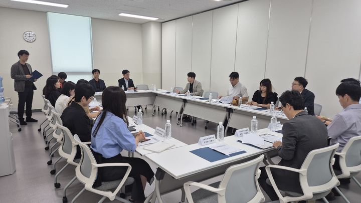 [홍성=뉴시스] 충남교육청 교권보호추진단 회의 모습. *재판매 및 DB 금지
