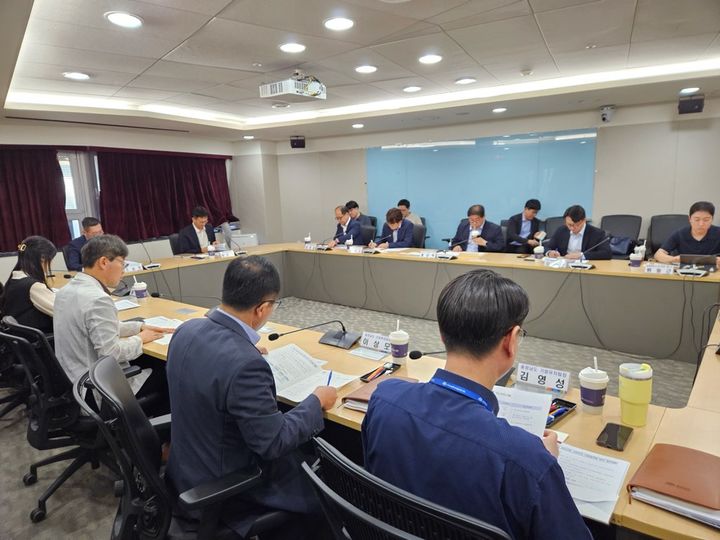 [홍성=뉴시스] 충남도, 첨단산업 기업투자 지원협의체 회의 모습. *재판매 및 DB 금지