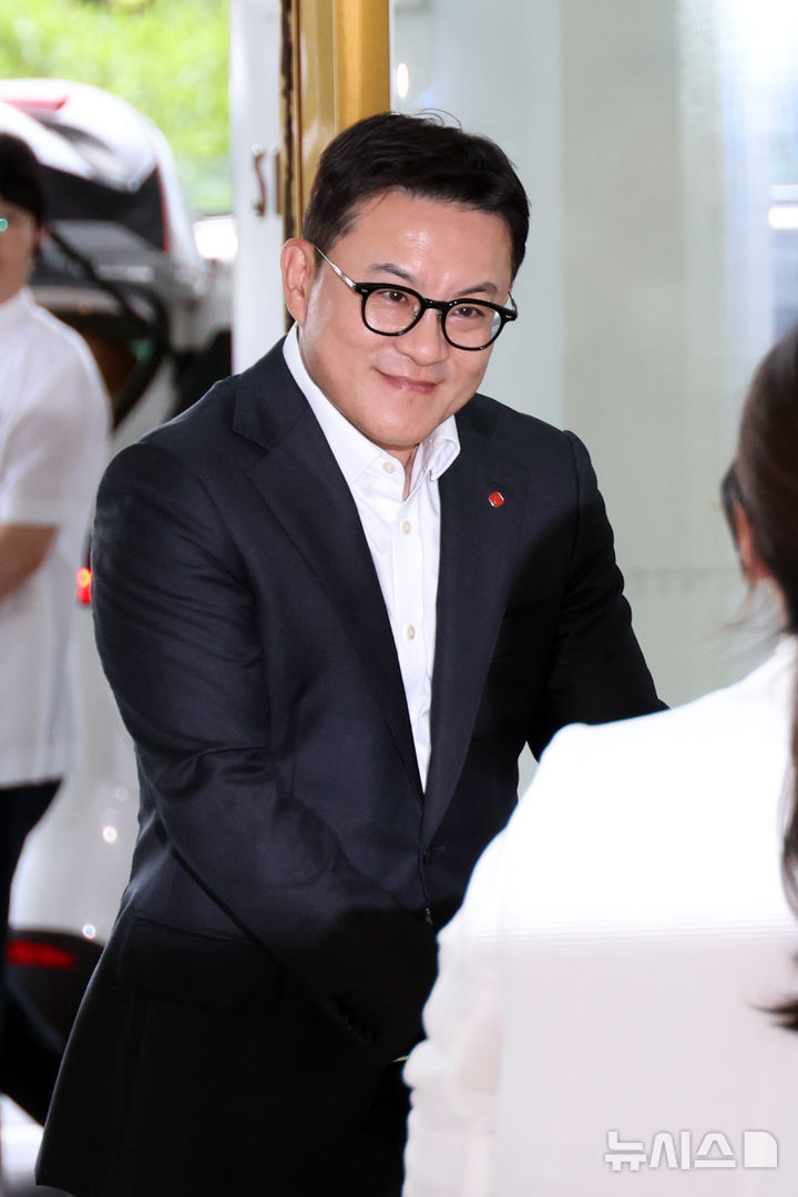[서울=뉴시스] 고승민 기자 = 서정호 롯데웰푸드 대표가 16일 서울 롯데월드타워에서 열린 2026 하반기 롯데 VCM(옛 사장단회의)에 참석하고 있다. 2026.07.15. kkssmm99@newsis.com