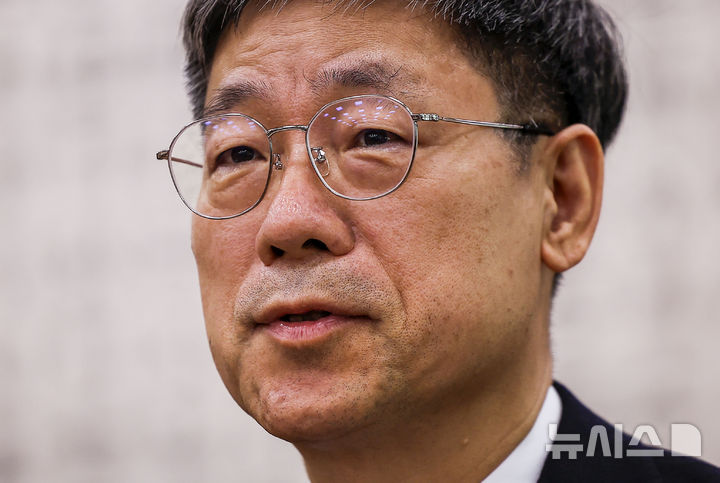 [서울=뉴시스] 정병혁 기자 = 노경필 법원행정처장이 지난 15일 서울 여의도 국회에서 열린 법제사법위원회 전체회의에서 질문에 답하고 있다. 2026.07.27. jhope@newsis.com