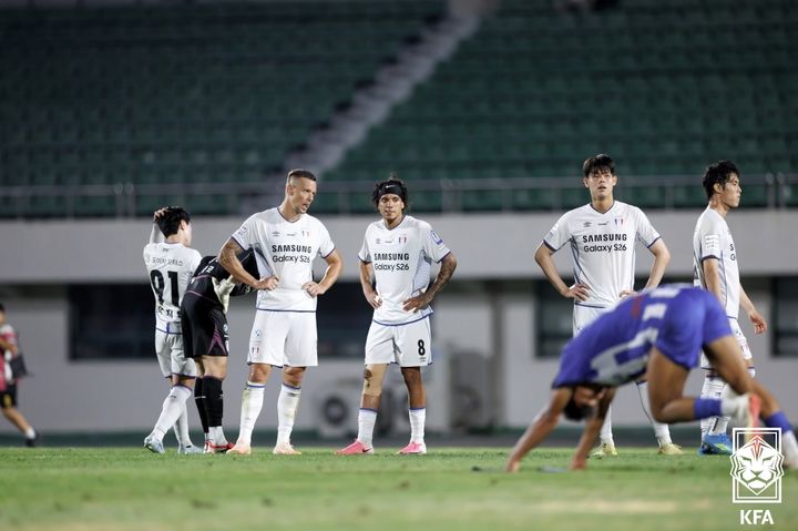 [서울=뉴시스]코리아컵 2라운드서 탈락한 수원 삼성. (사진=대한축구협회 제공)