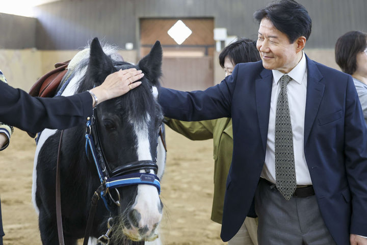 [세종=뉴시스] 한국마사회는 우희종 회장이 TV조선 주관 '2026 한국의 영향력 있는 CEO' 리더십경영 분야에 최종 선정됐다고 16일 밝혔다. (사진=마사회 제공) 2026.07.16. photo@newsis.com *재판매 및 DB 금지