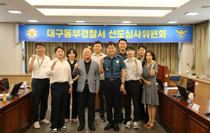 [대구=뉴시스] 대구 동부경찰서는 제4차 선도심사위원회를 열고 경미한 범죄를 저지른 소년범 3명에 대해 즉결심판 청구와 훈방 처분을 결정했다. (사진=대구 동부경찰서 제공) 2026.07.16. photo@newsis.com *재판매 및 DB 금지