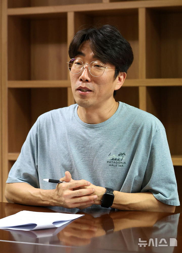 [서울=뉴시스]김선웅 기자 = 박건태 진실화해위원회 조사관이 16일 서울 중구 진실·화해를위한과거사정리위원회에서 뉴시스와 인터뷰를 하고 있다. 2026.07.16. mangusta@newsis.com