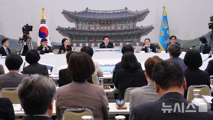 [서울=뉴시스] 조성봉 기자 = 이재명 대통령이 16일 청와대 영빈관에서 열린 '삶으로 체감하는 대체불가 대한민국-국민과 함께하는 두 번째 업무보고'에서 발언을 하고 있다. (청와대통신사진기자단) 2026.07.16. suncho21@newsis.com