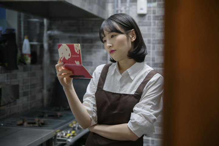 [서울=뉴시스]부모의 부탁으로 수천만 원을 대출받아 건넨 20대 계약직 직장인이 퇴사 전 또 한 번 대출을 받아달라는 요구를 받은 사연이 전해졌다. (사진출처: 유토이미지) 2026.07.19