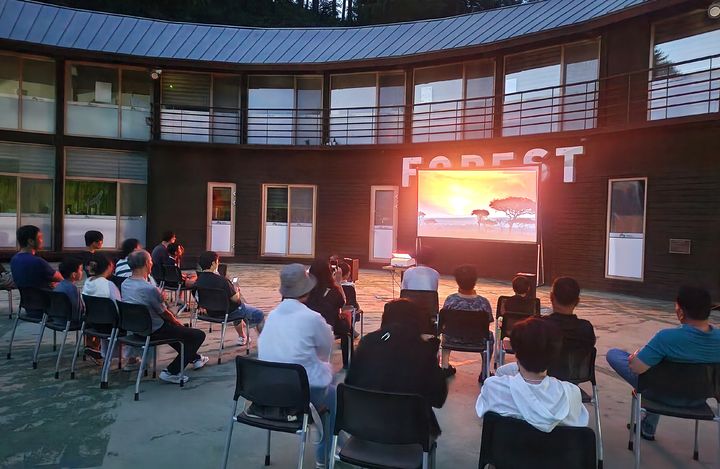 [횡성=뉴시스] 숲향캠프. (사진=횡성군 제공) 2026.07.20. photo@newsis.com *재판매 및 DB 금지
