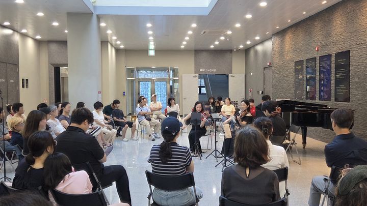 [진주=뉴시스]진주시, 2026 지역문화예술 지원사업 공모.(사진=진주시 제공).2026.07.20.photo@newsis.com *재판매 및 DB 금지