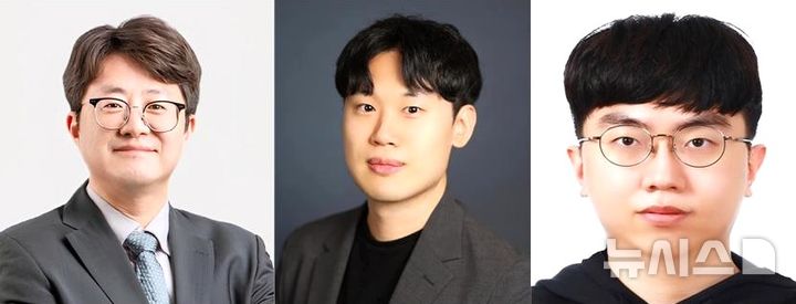 [포항=뉴시스] = 포스텍 전자전기공학과·IT융합학과·기계공학과·융합대학원 김철홍 교수 연구팀이 손·발처럼 넓은 부위를 한 번에 찍는 3차원 광음향·초음파 통합 영상 시스템을 개발했다. 사진 왼쪽부터 김 교수, 글로벌 헬스케어 의공학 연구소 박신영 박사, 기계공학과 통합과정 성민식씨. (사진=포스텍 제공) 2026.07.20. photo@newsis.com