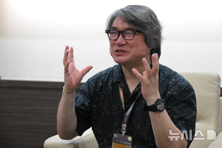 [부산=뉴시스] 제48차 유네스코 세계유산위원회 개막식 총감독 원일 라운드 인터뷰 모습 (사진=국가유산청 제공) 2026.07.20. photo@newsis.com
