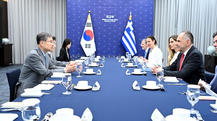 [서울=뉴시스]조현 외교부 장관은 20일 요르고스 게라페트리티스그리스 외교부 장관과 한-그리스 외교장관회담을 개최했다. *재판매 및 DB 금지