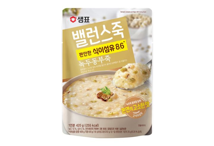 [서울=뉴시스] 샘표, '밸런스죽 녹두동부죽' 출시 (사진=샘표 제공) *재판매 및 DB 금지