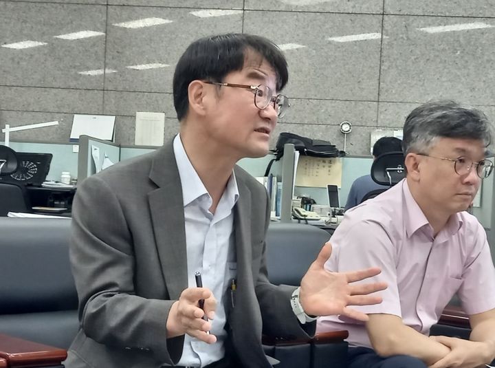 [대전=뉴시스] 21일 정연우 지식재산처 차장이 정부대전청사 기자실서 '꼼수 특허 차단 방안'에 대해 설명하고 있다. kys0505@newsis.com *재판매 및 DB 금지