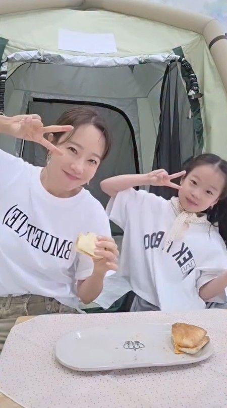 [서울=뉴시스] 소유진과 딸 (사진= 소유진 SNS 캡처) 2026.07.21. photo@newsis.com *재판매 및 DB 금지