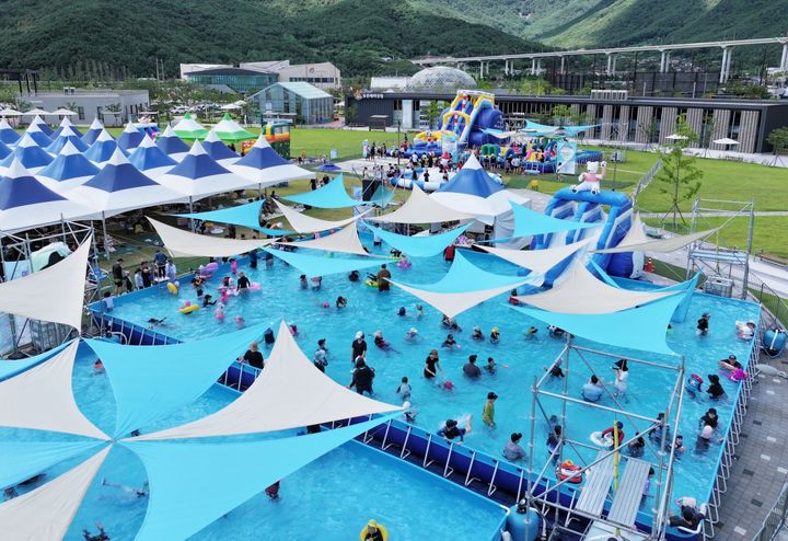[밀양=뉴시스] 지난해 여름 풍덩 물놀이장 전경 (사진=밀양시 제공) 2026.07.21. photo@newsis.com *재판매 및 DB 금지