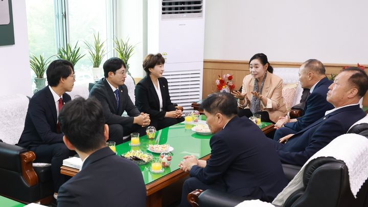 상임위원회 찾은 이해련 창원시의장 "일하는 의회 돼야"