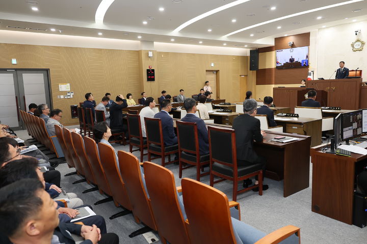 [서천=뉴시스] 서천군의회가 제344회 임시회를 개회하고 있다. (사진= 서천군의회 제공) *재판매 및 DB 금지
