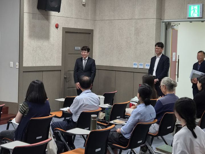 [전남광주=뉴시스] 양철호 광주지방국세청장은 21일 전주세무서 부가가치세 신고센터와 체납관리단을 방문해 세무현장을 점검했다. (사진=광주국세청 제공). 2026.07.21.photo@newsis.com&nbsp; *재판매 및 DB 금지