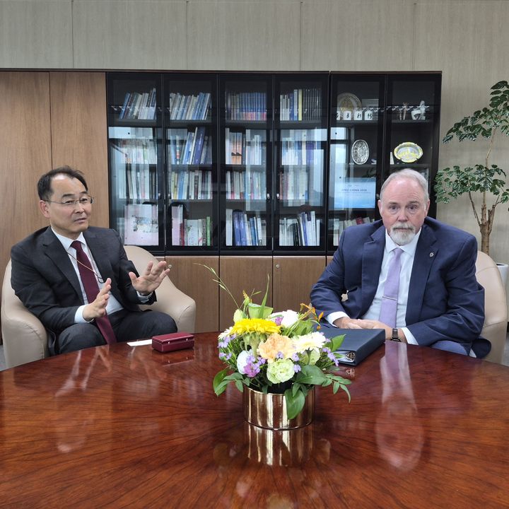 [서울=뉴시스]외교부는 박종한 경제외교조정관이 21일 서울 외교부 청사에서 방한 중인 제이슨 에반스 미국 국무부 관리차관을 면담하고 양국 간 다양한 협력 방안에 대해 논의했다고 밝혔다. *재판매 및 DB 금지
