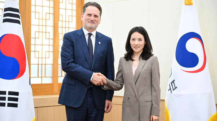 [서울=뉴시스]외교부는 김진아 2차관이 21일 방한 중인 피에르 크랜뷜 국제적십자위원회(IICRC) 사무총장을 면담했다고 밝혔다. *재판매 및 DB 금지