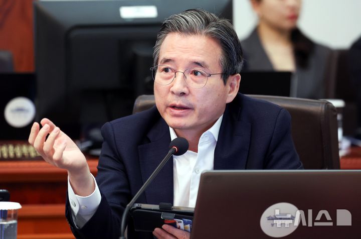[서울=뉴시스] 김진아 기자 = 김용범 정책실장이 21일 청와대에서 열린 국무회의에서 발언하고 있다. (청와대통신사진기자단) 2026.07.21. bluesoda@newsis.com