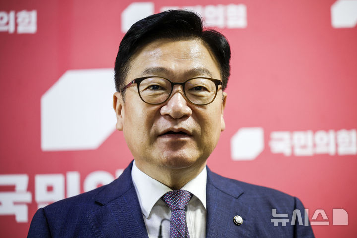 [서울=뉴시스] 정병혁 기자 = 정점식 국민의힘 원내대표가 21일 서울 여의도 국회에서 여야 특검 추천방식 포함 선관위 특검법 합의 관련 백브리핑을 하고 있다. 2026.07.21. jhope@newsis.com