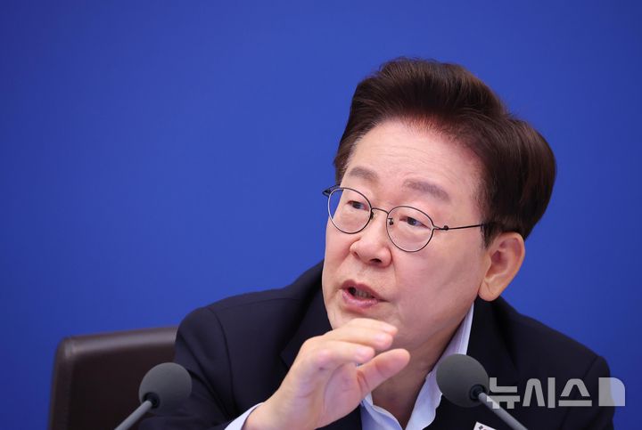 [서울=뉴시스] 김진아 기자 = 이재명 대통령이 21일 청와대에서 열린 국무회의에서 발언하고 있다.(청와대통신사진기자단) 2026.07.21. bluesoda@newsis.com