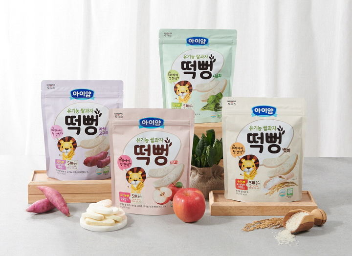 [서울=뉴시스] 일동후디스, '아이얌 유기농 쌀과자 떡뻥' (사진=일동후디스 제공) *재판매 및 DB 금지