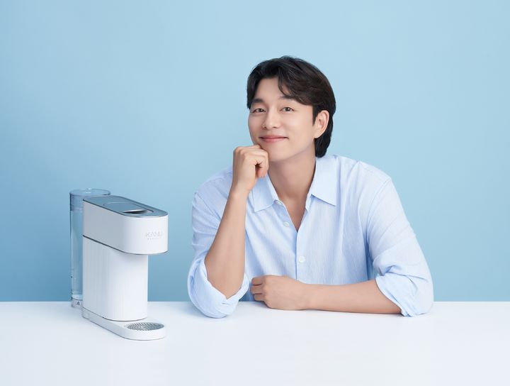 [서울=뉴시스] 카누 바리스타 모델 공유 (사진=동서식품 제공) *재판매 및 DB 금지