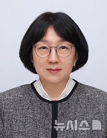 [서울=뉴시스]KB국민은행은 22일 사외이사후보추천위원회(사추위)를 열고 신임 사외이사 후보로 정윤경 성균관대학교 소프트웨어융합대학교수를 추천했다고 밝혔다. (사진=KB국민은행 제공). 2026.07.22. photo@newsis.com 