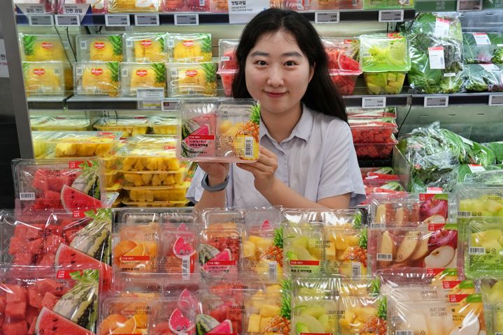 [서울=뉴시스] 롯데마트가 소용량 조각과일 상품성을 강화했다고 밝혔다. (사진=롯데마트·슈퍼 제공) 2026.07.23. photo@newsis.com *재판매 및 DB 금지