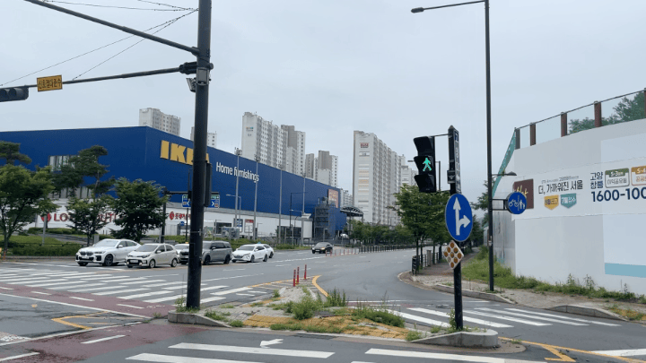 [서울=뉴시스] 이우경 인턴기자=창릉 S-4블록 부지 바로 건너편에 위치한 이케아 고양점