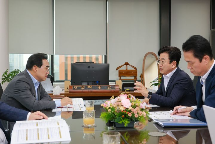 [대전=뉴시스] 허태정 대전시장이 22일 박홍근 기획예산처 장관을 만나 내년도 주요 현안 사업에 대한 국비 지원을 공식 요청했다. (사진=대전시 제공) 2026.07.22. photo@newsis.com&nbsp; *재판매 및 DB 금지
