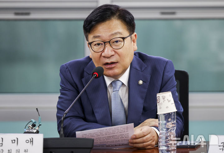 [서울=뉴시스] 정병혁 기자 = 정점식 국민의힘 원내대표가 22일 서울 여의도 국회 의원회관에서 열린 ‘보호출산제 시행 2년, 성과와 과제’ 정책토론회에 참석, 발언하고 있다. 2026.07.22. jhope@newsis.com