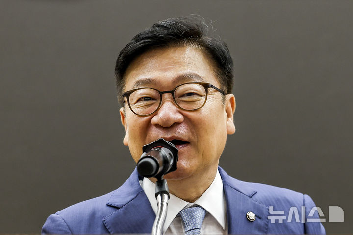 [서울=뉴시스] 정병혁 기자 = 정점식 국민의힘 원내대표가 22일 서울 여의도 국회 의원회관에서 열린 2차 공공기관 경북 유치전략 국회세미나에서 축사를 하고 있다. 2026.07.22. jhope@newsis.com