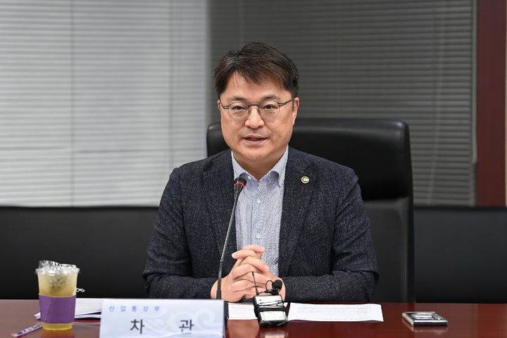 [서울=뉴시스] 문신학 산업통상부 차관이 22일 서울 종로구 한국무역보험공사에서 열린 '여수 1호 사업재편승인기업 CEO 간담회'에서 발언하고 있다. (사진=산업통상부 제공) 2026.07.22. photo@newsis.com *재판매 및 DB 금지