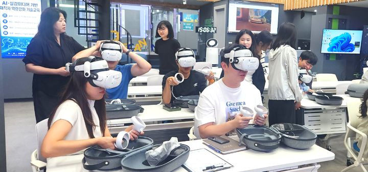 [대전=뉴시스] 'AI·실감미디어 기반 재직자 역량강화 기술교육' 모습. (사진=배재대 제공) 2026.07.23. photo@newsis.com *재판매 및 DB 금지