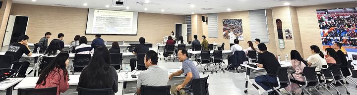 [평창=뉴시스] 평창올림픽 유산교육 참가자들이 올림픽 유산을 배우고 있다. (사진=평창군 제공) 2026.07.23. photo@newsis.com *재판매 및 DB 금지
