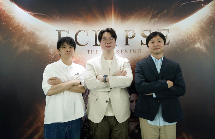 [서울=뉴시스] (왼쪽부터)김동혁 총괄 AD, 이상문 총괄 PD, 신재익 이사. (사진=스마일게이트 제공) *재판매 및 DB 금지
