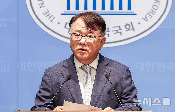 [서울=뉴시스] 정병혁 기자 = 고위공직자범죄수사처(공수처)가 쌍방울 대북송금 사건을 수사한 박상용 인천지검 부부장검사의 국회 위증 혐의 관련 23일 서민석 변호사(사진)를 소환했다. (사진=뉴시스DB) 2026.07.23. jhope@newsis.com