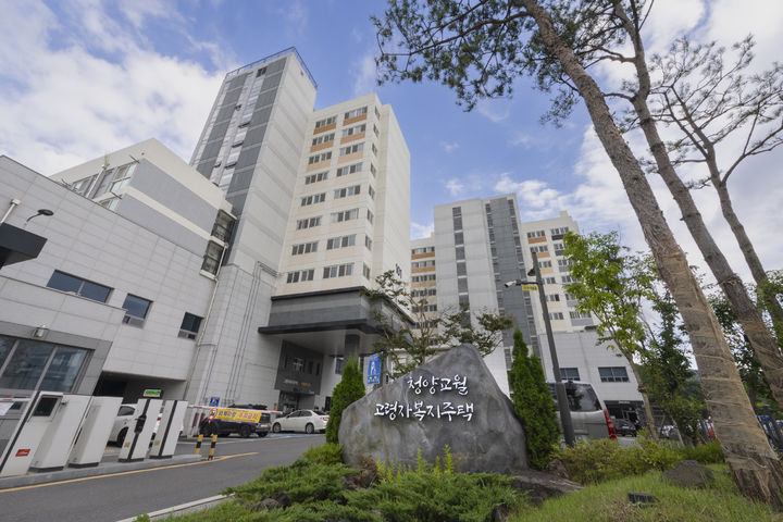 [세종=뉴시스]청양군이 운영하는 '고령자 복지주택'. (사진=보건복지부 제공) 2026.07.24. photo@newsis.com *재판매 및 DB 금지