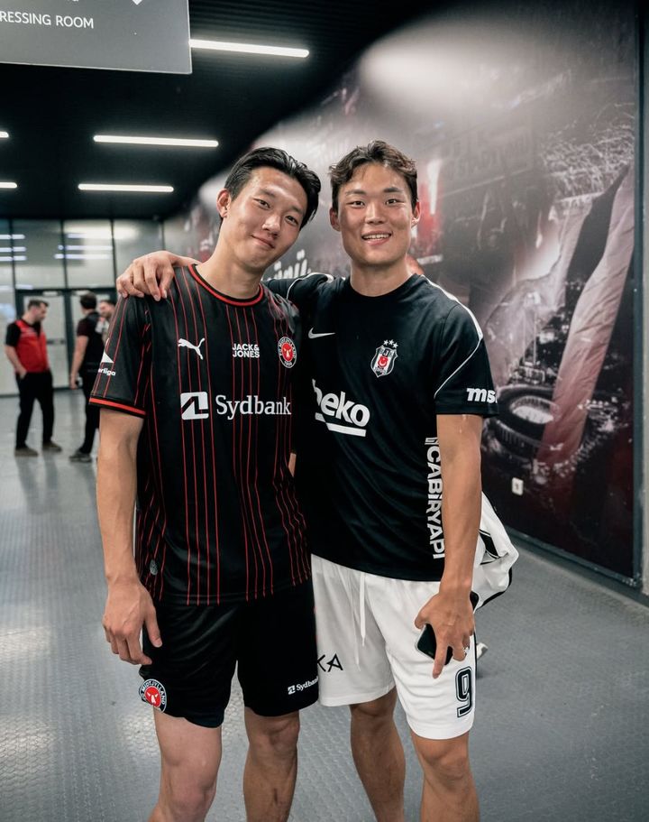 [서울=뉴시스] 덴마크 프로축구 수페르리가 미트윌란의 이한범과 튀르키예 프로축구 쉬페르리그 베식타시의 오현규. (사진=미트윌란 SNS 캡처) 2026.07.24. photo@newsis.com *재판매 및 DB 금지